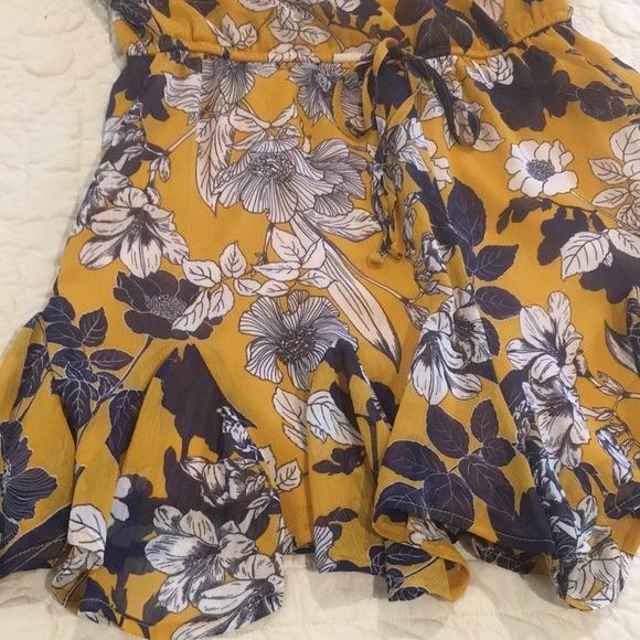 Trixxi Ruffle Romper Yellow Floral Medium - Picture 4 of 16